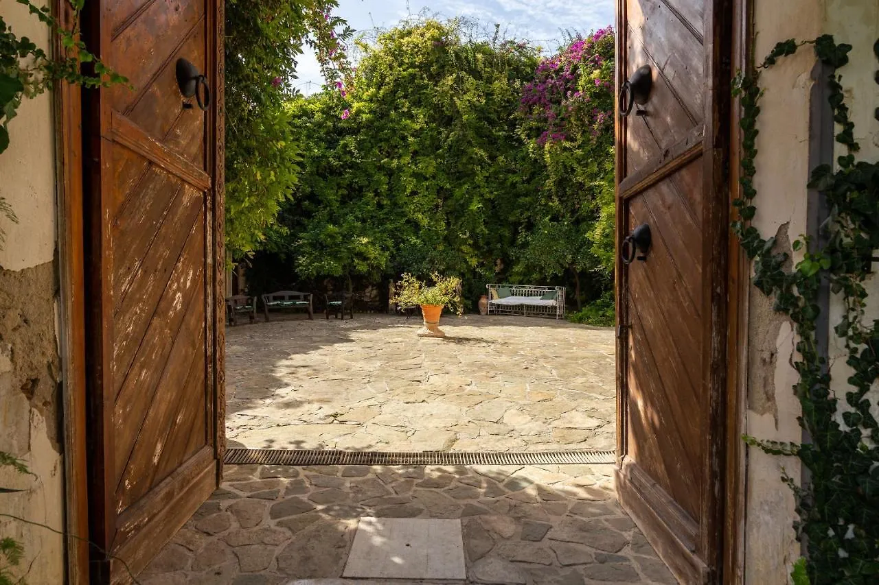 Donna Vittoria - Grande Apartment Trapani 0*,  Italy